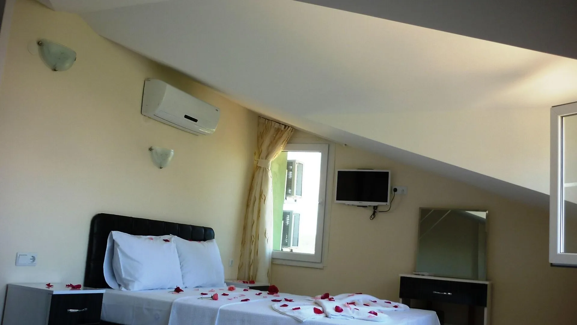 The Green Valley Hotel Oludeniz 2*,
